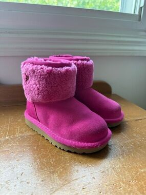 UGG Kids Pink Sherpa Cuff Booties Size 7